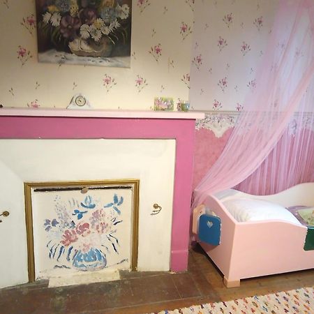 La Grille Fleurie, Chambres D'Hote Chez L'Habitant Arthonnay Eksteriør bilde